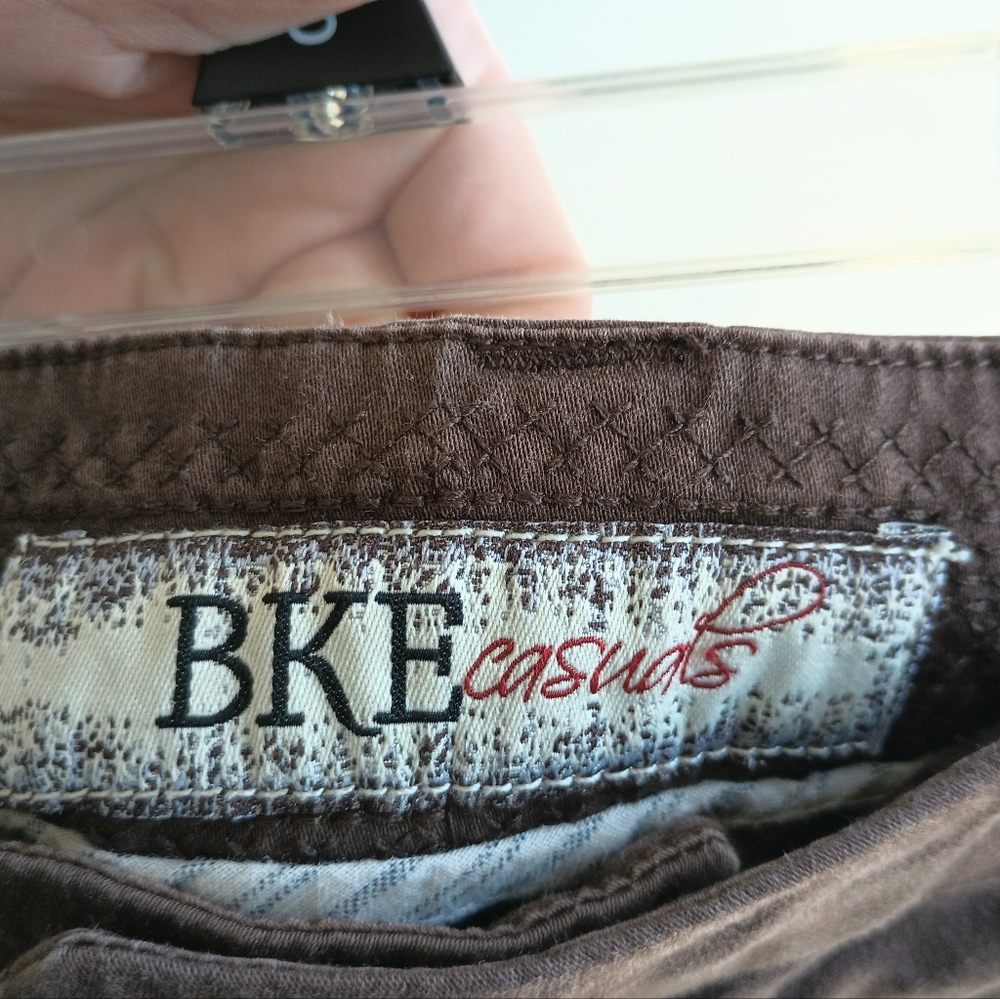 BKE - Picture 3 of 8